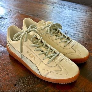 Puma Cream and Blue Sneakers Classic Design
